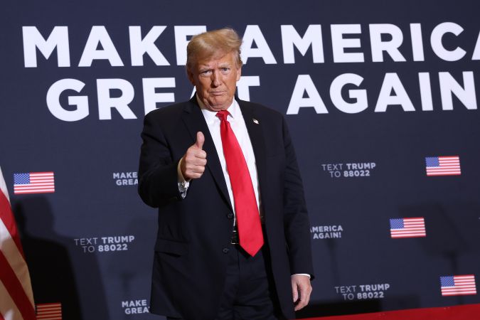 Donald Trump es la primera opción de aproximadamente la mitad de los votantes republicanos.