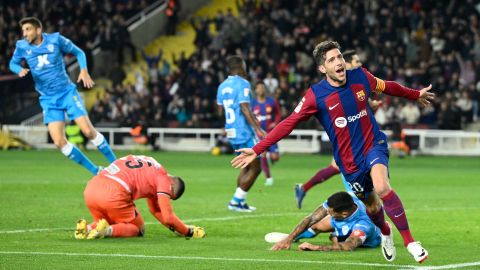 Sergi Roberto celebra el gol que lo convirtió en el héroe del FC Barcelona.