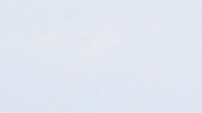 Inmigrantes esperan para ser procesados por la Patrulla Fronteriza en Eagle Pass, Texas, el 20 de diciembre de 2023.