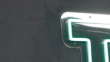 Rihanna compartió anécdotas sobre su hijo RZA, describiéndolo como tímido ante la cámara y revelando que reacciona cuando ella intenta entretenerlo con el teléfono.