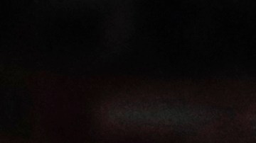 Edson Álvarez marcando al inglés Declan Rice durante un momento del encuentro entre West Ham y Arsenal.