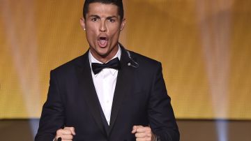 Cristiano Ronaldo en su icónico grito durante la gala del balón de Oro.