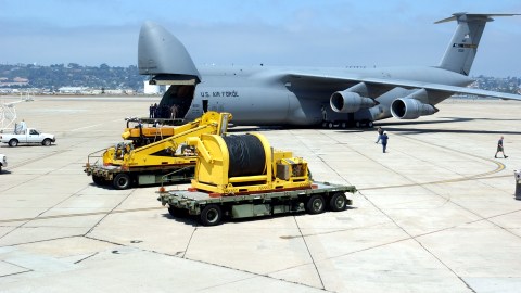 Hombre de Florida dijo ser el "Capitán América" para intentar entrar a una base de la Fuerza Aérea