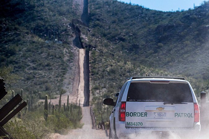 CBP anuncia el cierre temporal del paso fronterizo de Lukeville, Arizona, ante el incremento de migrantes