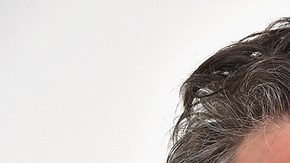 La desesperada medida que Matthew Perry tomó para dejar las drogas: “Se pegó las manos a las piernas”