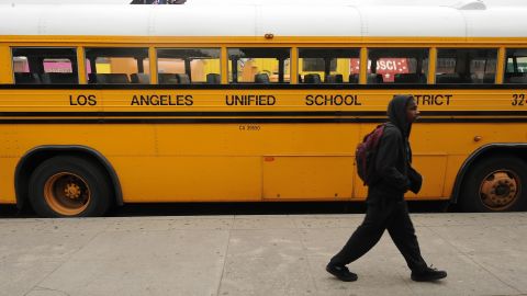 El 38% de los estudiantes en California asisten a escuelas públicas.