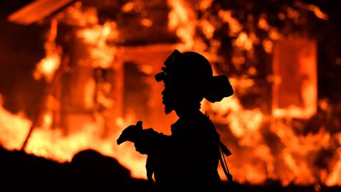 Explosión e incendio en un hotel de una zona turística Amish en Pensilvania dejó un muerto