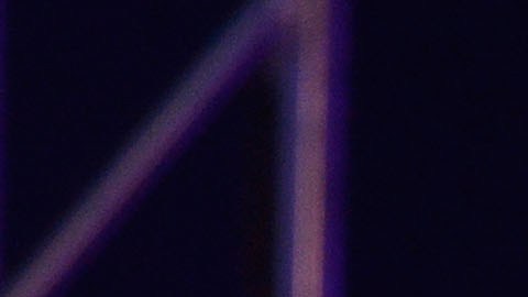 Kanye West sorprendió al público al presentarse con una capucha negra al estilo del Ku Klux Klan.
