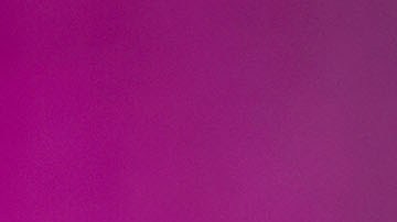 Karol G demuestra su habilidad para transmitir emociones al interpretar el papel de una trabajadora sexual colombiana en Estados Unidos.