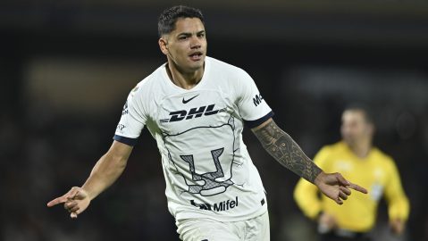 Gabriel Fernández en celebración de gol.