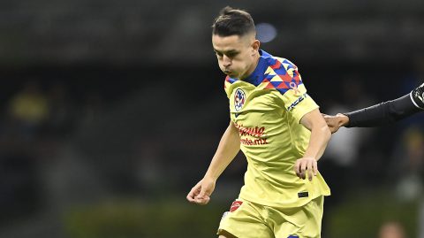 Álvaro Fidalgo, mediocampista español al servicio de las Águilas del América.