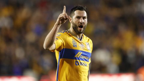 André Pierre-Gignac firmó los primeros dos tantos contra Puebla.