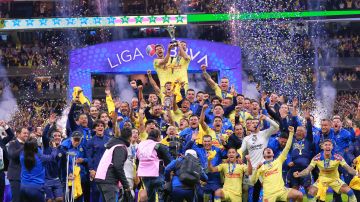 El momento culminante: América levantó el trofeo de campeones de la Liga MX.