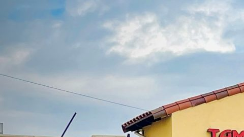 Así se ve la sucursal que está sobre la avenida César Chávez, donde también puedes disfrutar de otros platillos.