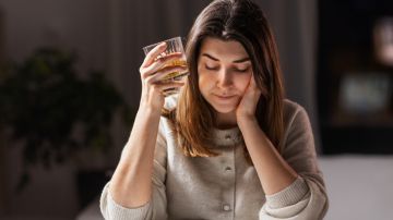 Beber menos alcohol reduce el riesgo de padecer cáncer: informe