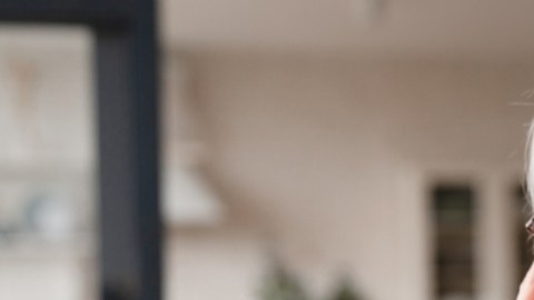 Por qué el ayuno podría reducir los síntomas de Alzheimer, según un estudio