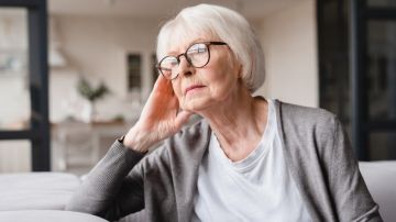 Por qué el ayuno podría reducir los síntomas de Alzheimer, según un estudio