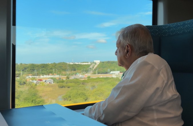 El Tren Maya, una de las obras emblemáticas de AMLO, realiza sus primeros viajes con pasajeros