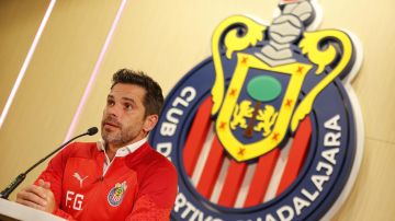 Fernando Gago en su presentación como nuevo entrenador de Chivas.