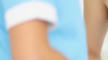 Embarazo ectópico: una mujer visitó al médico por un dolor abdominal y un bebé crecía en su intestino