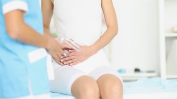 Embarazo ectópico: una mujer visitó al médico por un dolor abdominal y un bebé crecía en su intestino