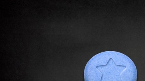 La FDA revisa si aprobará un comoponente del éxtasis como tratamiento de estrés postraumático