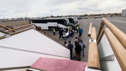 Los inmigrantes viajaron en avión a Chicago.