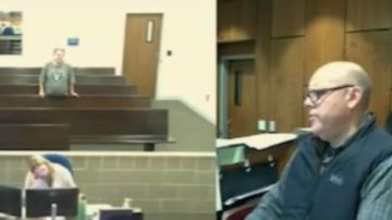 Matthew Stegeman (izq) durante su audiencia en corte.