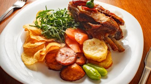 Cuánta proteína necesitas comer cada día para desarrollar músculo