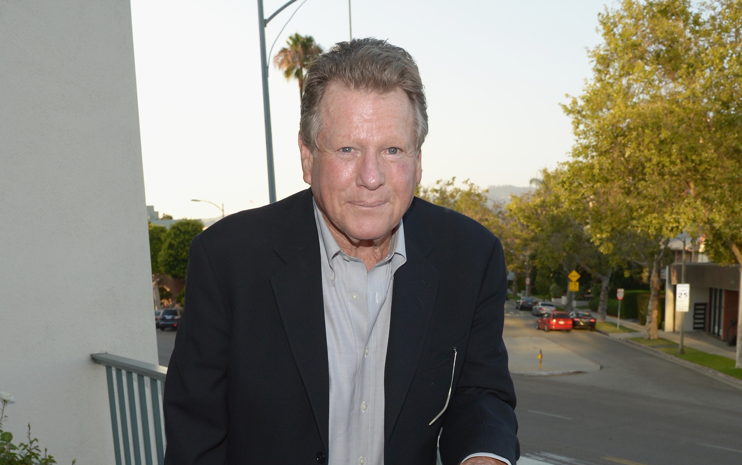 Ryan O'Neal fue sepultado junto a Farrah Fawcett, quien fuera su pareja