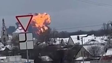 El avión fue visto caer cerca del pueblo de Yablonovo, en la región de Belgorod.