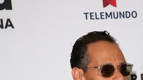 Nadia Ferreira y Marc Anthony celebraron su primer aniversario de bodas con una cena romántica
