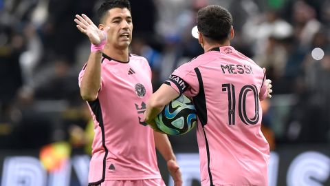 Riyadh (Saudi Arabia), 29/01/2024.- Lionel Messi (R) of Inter Miami celebrates with teammate Luis Suarez after scoring during the Riyadh Season Cup 2024 match between Al Hilal and Inter Miami in Riyadh, Saudi Arabia, 29 January 2024. (Arabia Saudita) EFE/EPA/STR