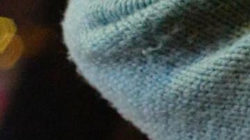 Los Angeles (United States), 25/01/2024.- A volunteer walks the street looking for homeless people during the annual homeless count in Los Angeles, California, USA, 24 January 2024. The Los Angeles County'Äôs annual count of homeless residents takes place over three days to estimate how many people are unhoused, and is mandated by the federal government for US cities to receive certain kinds of funding. EFE/EPA/ALLISON DINNER