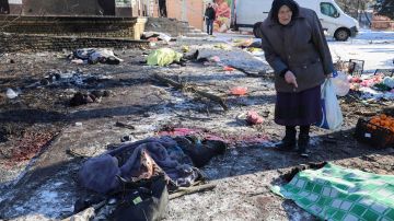 Ataque a zona comercial deja al menos 27 muertos en Donetsk, ciudad ocupada por Rusia