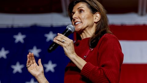 Nikki Haley augura que habrá una mujer presidenta en EE.UU.: "Seré yo o será Kamala Harris"