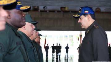 Expulsan a 33 militares por "conspirar" contra Maduro