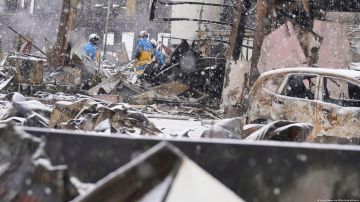 Japón: nieve dificulta rescates, van 126 muertos por sismo