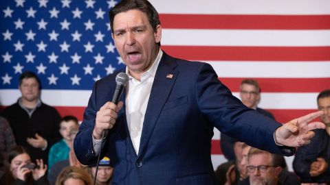 Ron DeSantis abandona la carrera presidencial republicana y anuncia respaldo a Trump