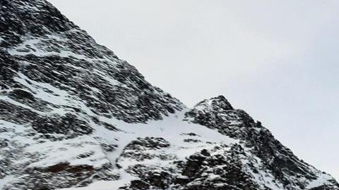 Morskie Oko (Poland), 31/01/2024.- A genral view of an avalanche over Morskie Oko in the Tatra Mountains, south Poland, 31 January 2024. A large snow avalanche came down from Marchivna Pass onto the frozen surface of Morskie Oko, breaking the ice in the lake. (Avalancha, Polonia) EFE/EPA/GRZEGORZ MOMOT POLAND OUT
