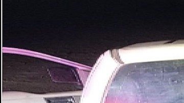 Encuentran a 40 migrantes hacinados en vehículos en la frontera sur cerca de El Paso