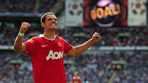 "Chicharito" Hernández celebra un gol con la camiseta del Manchester United en el 2010.