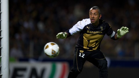 Sergio Bernal levantó cinco Liga MX.