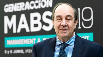 MADRID, SPAIN - JUNE 06: Survivor of an airplane crash in the Chilean Andes in 1972 Nando Parrado poses in a photocall before attending MABS 2019, Management & Business Summit, at Ifema on June 06, 2019 in Madrid, Spain. (Photo by Carlos Alvarez/Getty Images)