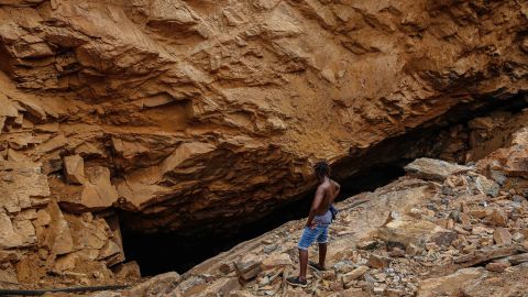 Colapso de una mina de oro en África deja más de 70 muertos