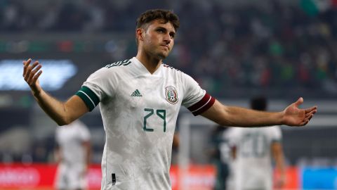 Santiago Giménez se ha convertido en uno de los habituales en las convocatoria de El Tri bajo el mando de Jaime Lozano.