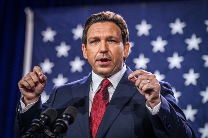 Ron DeSantis abandona la carrera presidencial republicana y anuncia respaldo a Trump