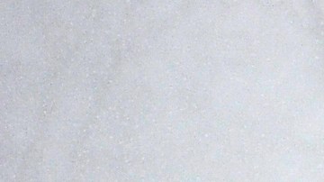 Nevadas y gélidas temperaturas dejan vuelos cancelados, escuelas cerradas y carreteras peligrosas