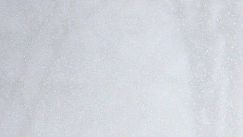 Nevadas y gélidas temperaturas dejan vuelos cancelados, escuelas cerradas y carreteras peligrosas