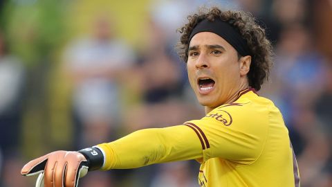 El guardameta mexicano Guillermo "Memo" Ochoa se encuentra en su segunda temporada con el Salernitana.